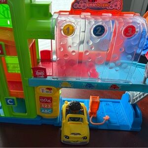 Little people Colorful Car Wash Playset